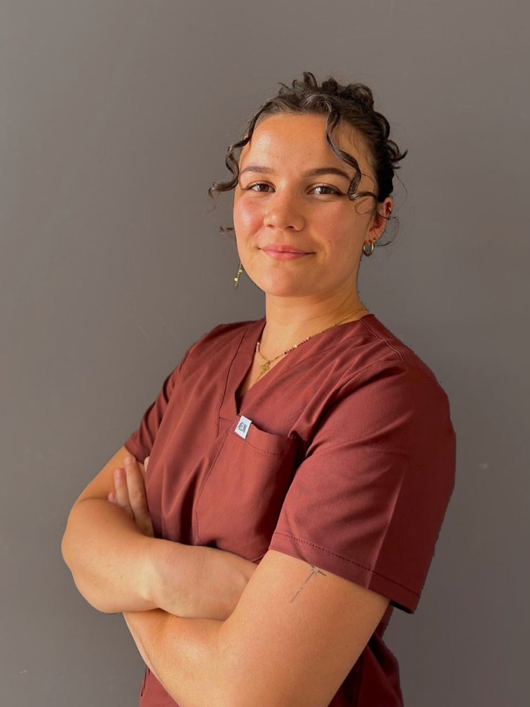 Coline Rey Ostéopathe à Ambilly, en Haute-Savoie
Diplômée du CIDO
Approche basée sur l'écoute attentive, la bienveillance et le respect des besoins et des attentes du patient / soins personnalisés